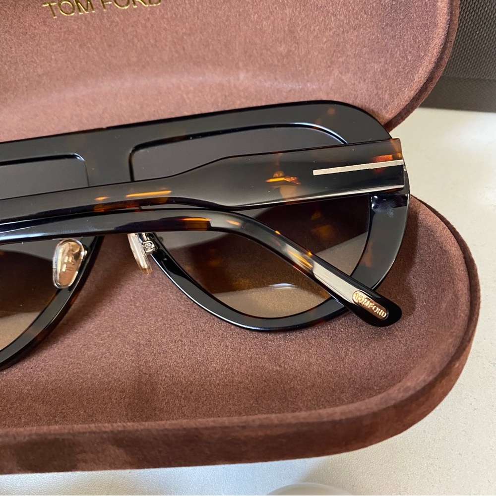 Tortoise Shell Gradient Aviator Sunglasses - image 5